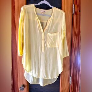 Cloth & Stone light yellow rayon top.